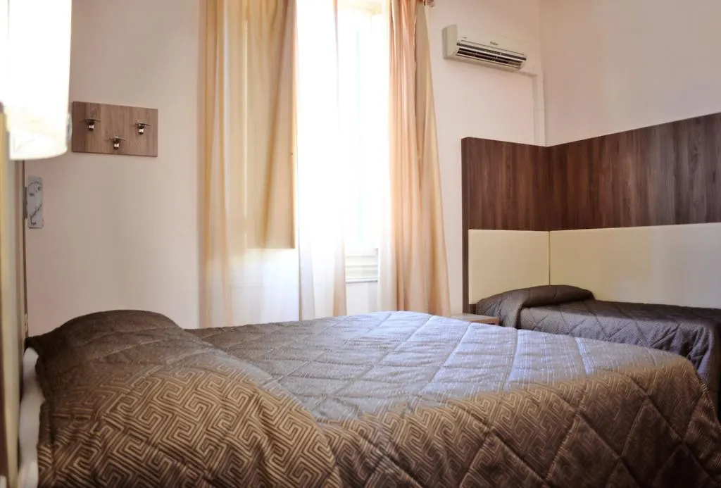 Hotel Arno Bellariva Florence 2*,  Italy