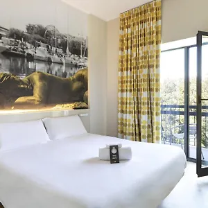 Отель B&B Hotel Savona
