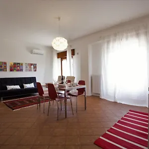 giulia-e-chiara-luxury-apartment.sicilyhotelsitaly.net/
